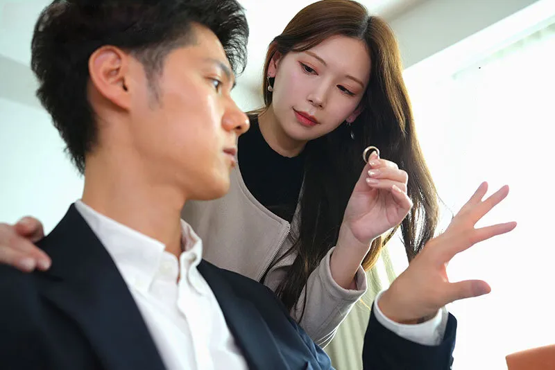 Cô vợ đi đi giã ngoại, người chồng ở nhà bị nhỏ em cô vợ gạ nện không trượt phát nào